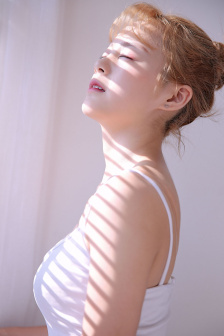 选美俏卧底